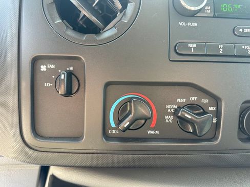 Used 2015 Ford E-450 and Econoline 450 Super Duty RWD image 25