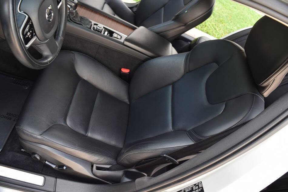 Used 2019 Volvo S60 T5 Momentum w/ Multimedia Package FWD image 39