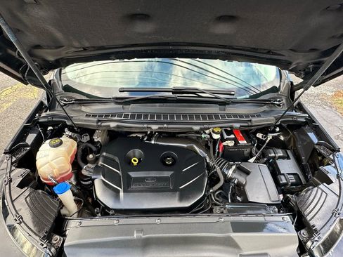 Used 2017 Ford Edge Titanium image 38