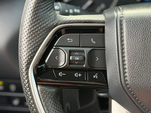Used 2023 Toyota Tundra Limited w/ Power Package AWD/4WD image 7