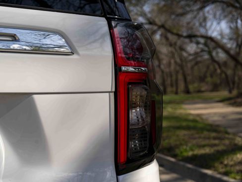 Used 2024 Chevrolet Suburban Premier w/ Premium Package 2 image 13