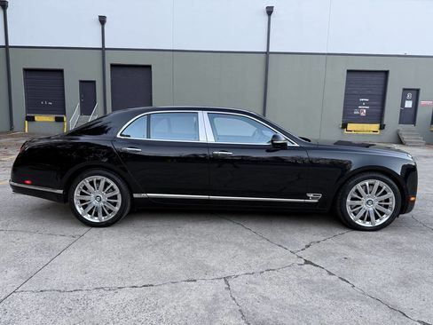 Used 2014 Bentley Mulsanne image 3