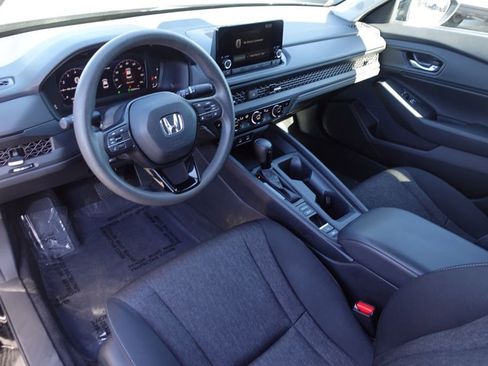 Used 2023 Honda Accord EX image 11