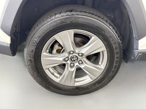 Used 2022 Toyota RAV4 LE image 32