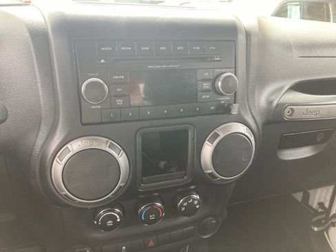 Used 2012 Jeep Wrangler Unlimited Sport image 12