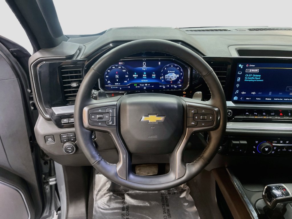 Used 2025 Chevrolet Silverado 1500 High Country AWD/4WD image 11