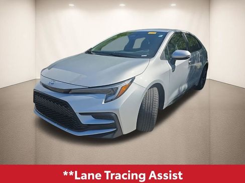 Used 2024 Toyota Corolla SE image 11