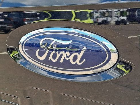 Used 2022 Ford F150 Lariat w/ FX4 Off-Road Package AWD/4WD image 32