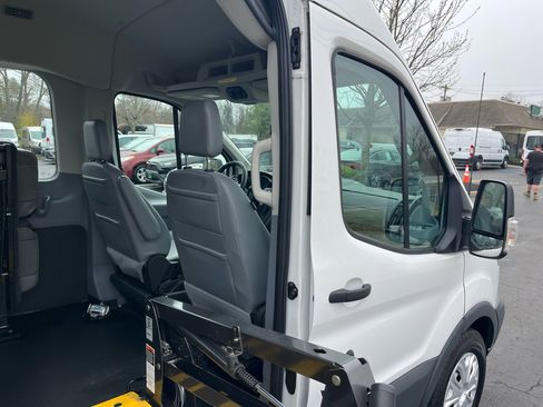 Used 2018 Ford Transit 350 XL image 19