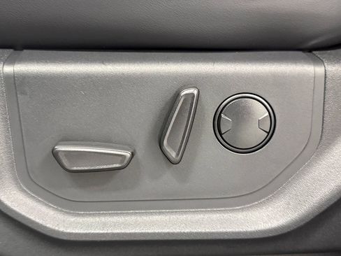 Used 2024 Ford Expedition Max XLT image 31