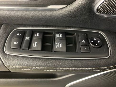Used 2020 RAM 1500 Laramie AWD/4WD image 29