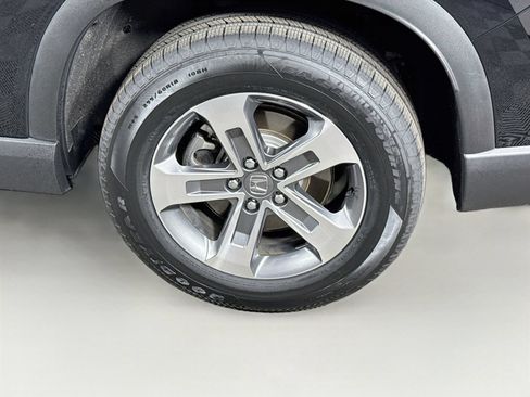 Certified 2025 Honda Pilot EX-L image 9