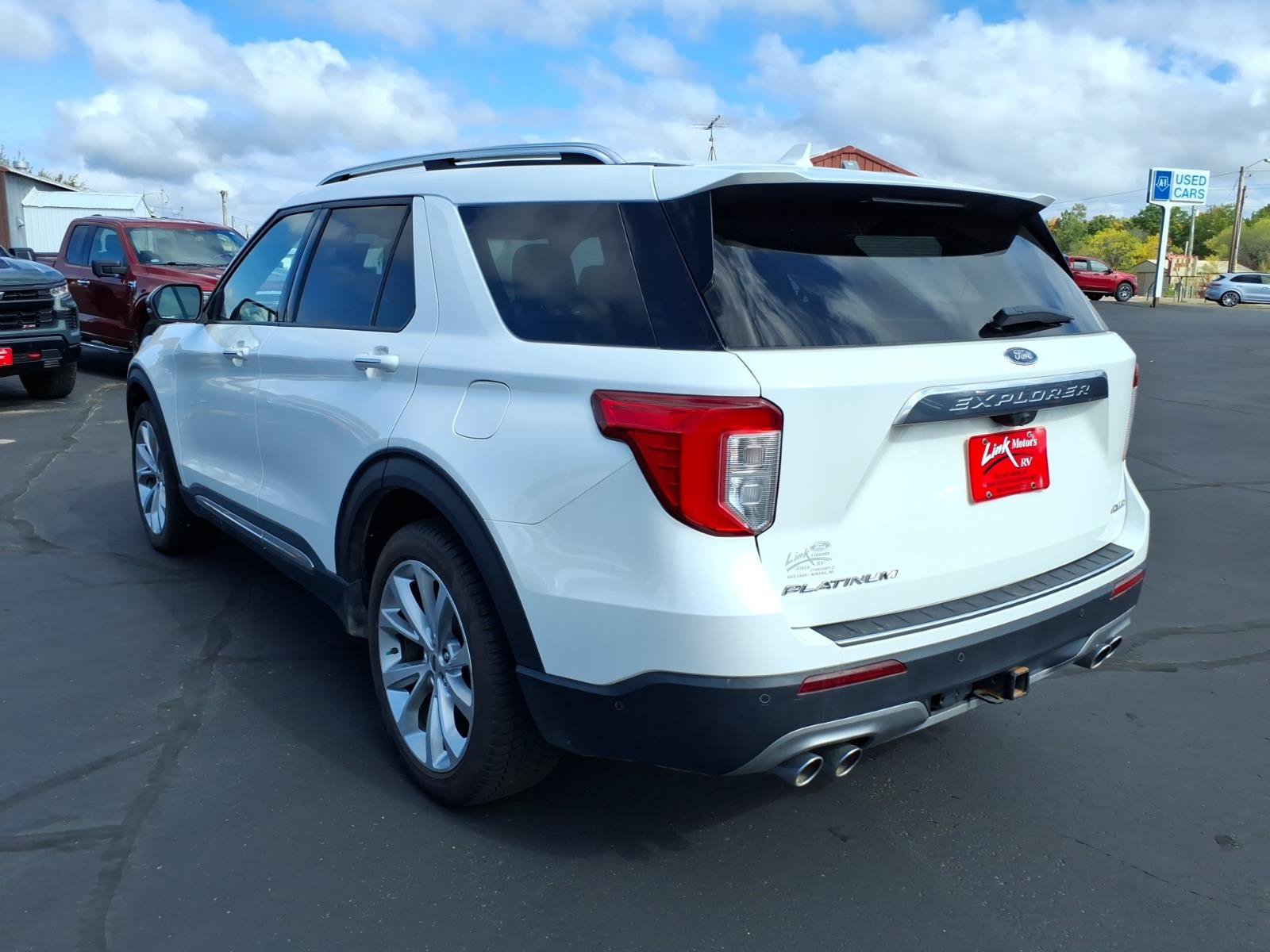 Used 2021 Ford Explorer Platinum w/ Equipment Group 601A AWD/4WD image 3
