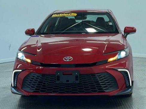 Used 2025 Toyota Camry SE w/ Convenience Package AWD/4WD image 3