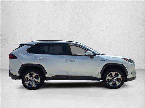 Certified 2019 Toyota RAV4 Limited AWD/4WD image 4