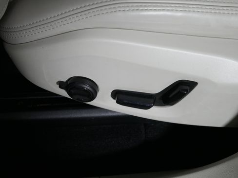 Used 2019 Volvo XC60 T8 Inscription w/ Advanced Package image 20