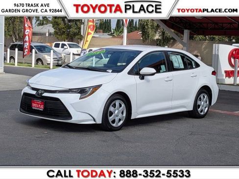 Used 2024 Toyota Corolla LE image 1