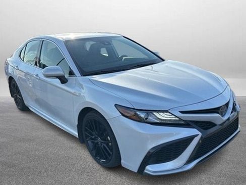 Used 2021 Toyota Camry XSE w/ Cold Weather Package image 5