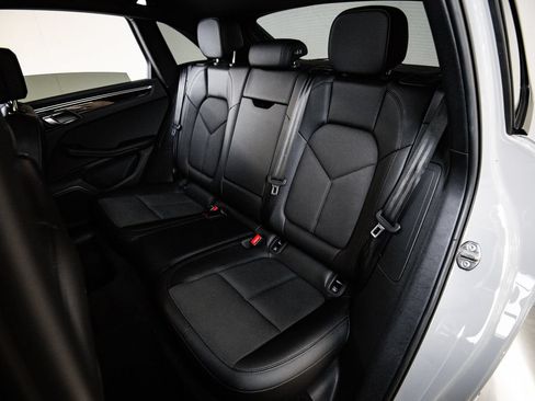 Certified 2023 Porsche Macan AWD/4WD image 24