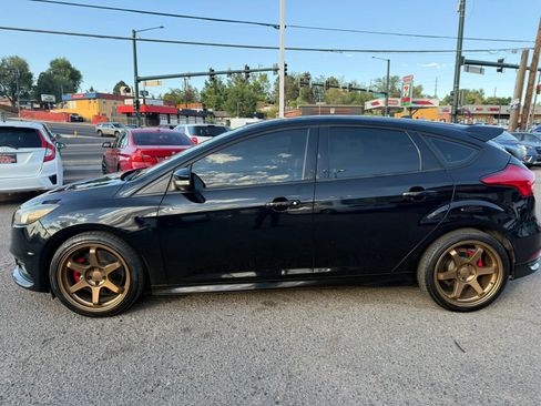 Used 2017 Ford Focus ST FWD image 5