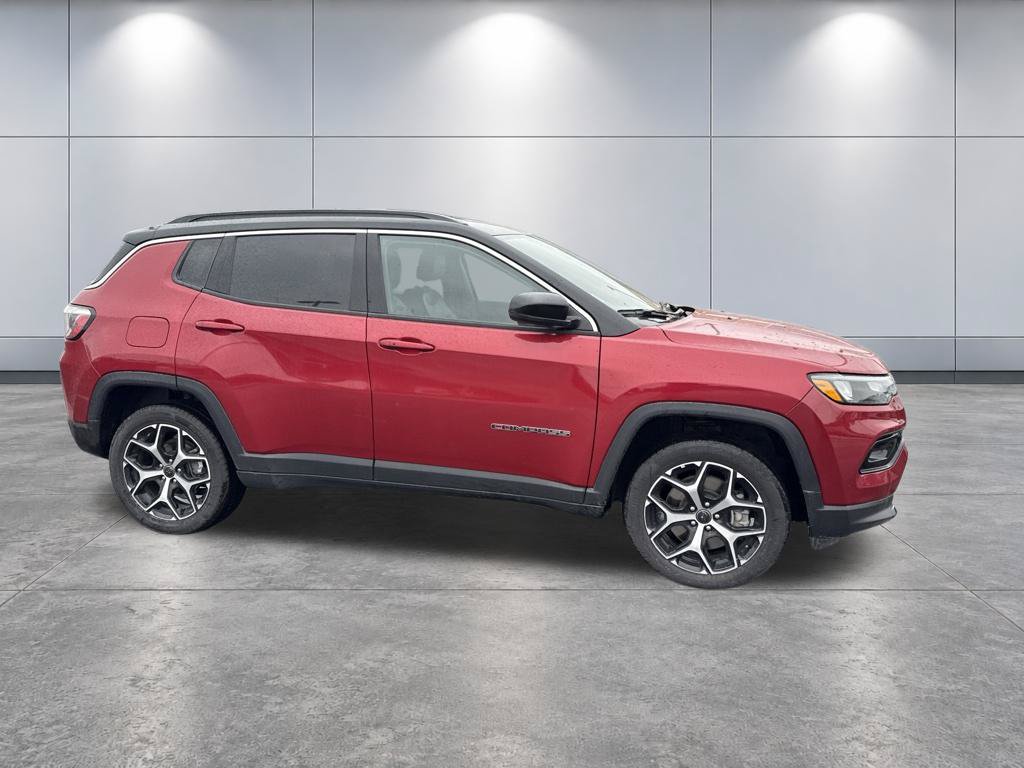 Used 2025 Jeep Compass Limited AWD/4WD image 34