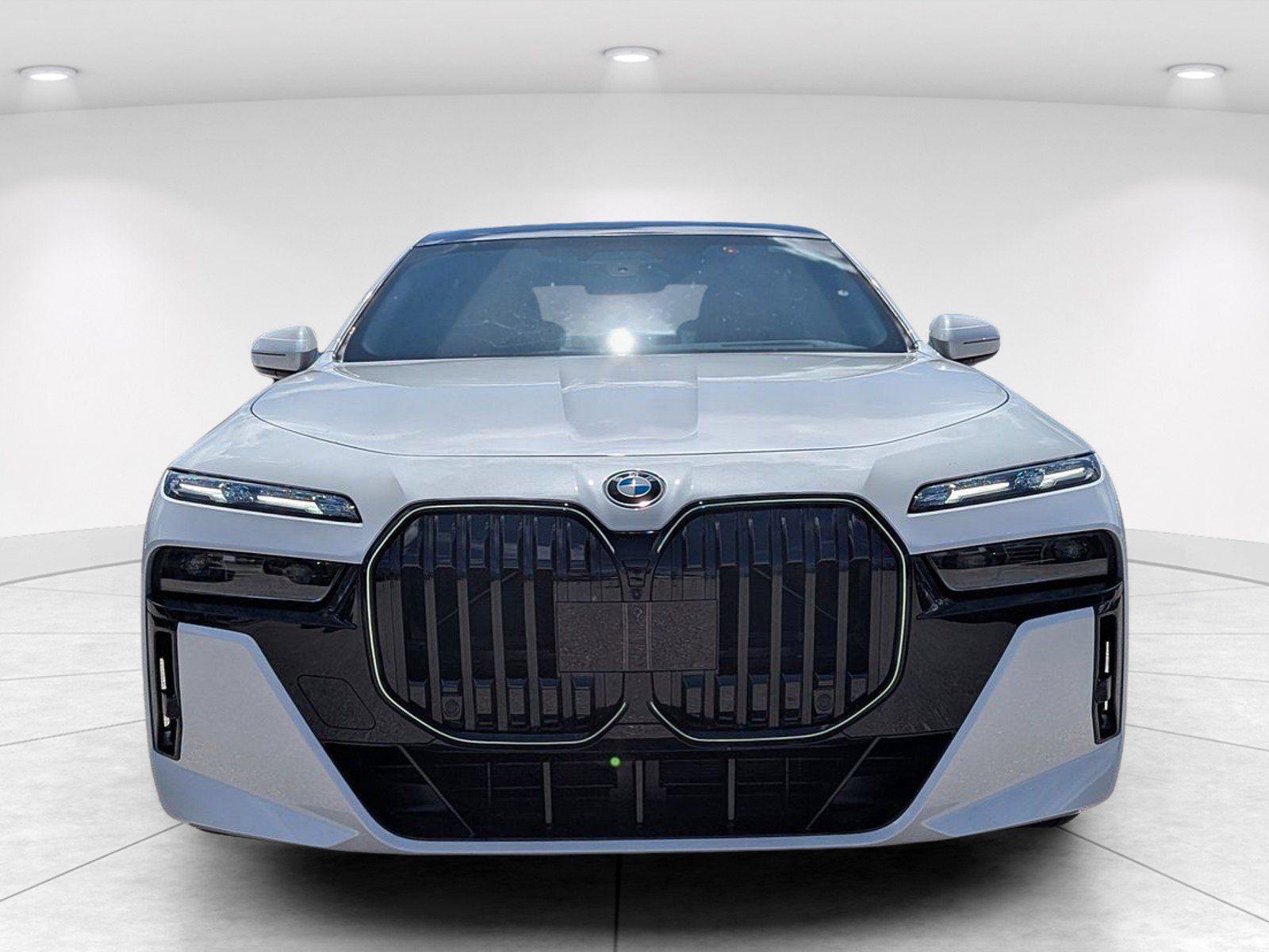 New 2026 BMW 760i xDrive w/ Executive Package AWD/4WD image 8