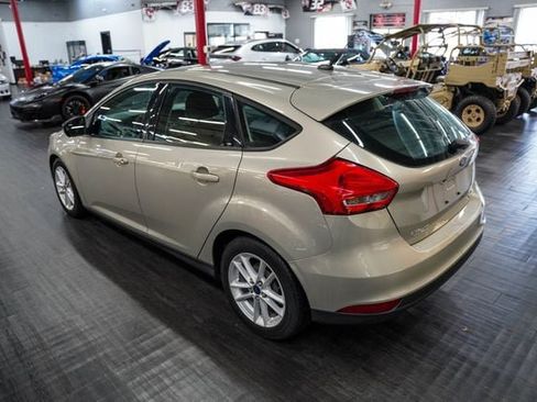 Used 2016 Ford Focus SE FWD image 3