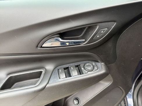 Used 2018 Chevrolet Equinox LT image 15