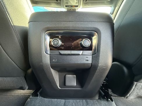 New 2026 Chevrolet Suburban LS image 26