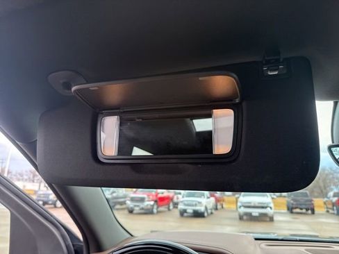 Used 2024 Chevrolet Suburban High Country w/ Advanced Technology Package image 34