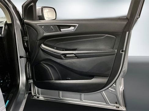 Used 2020 Ford Edge Titanium w/ Equipment Group 301A image 28