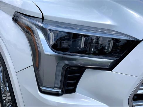 Used 2023 Toyota Sequoia Capstone RWD image 27