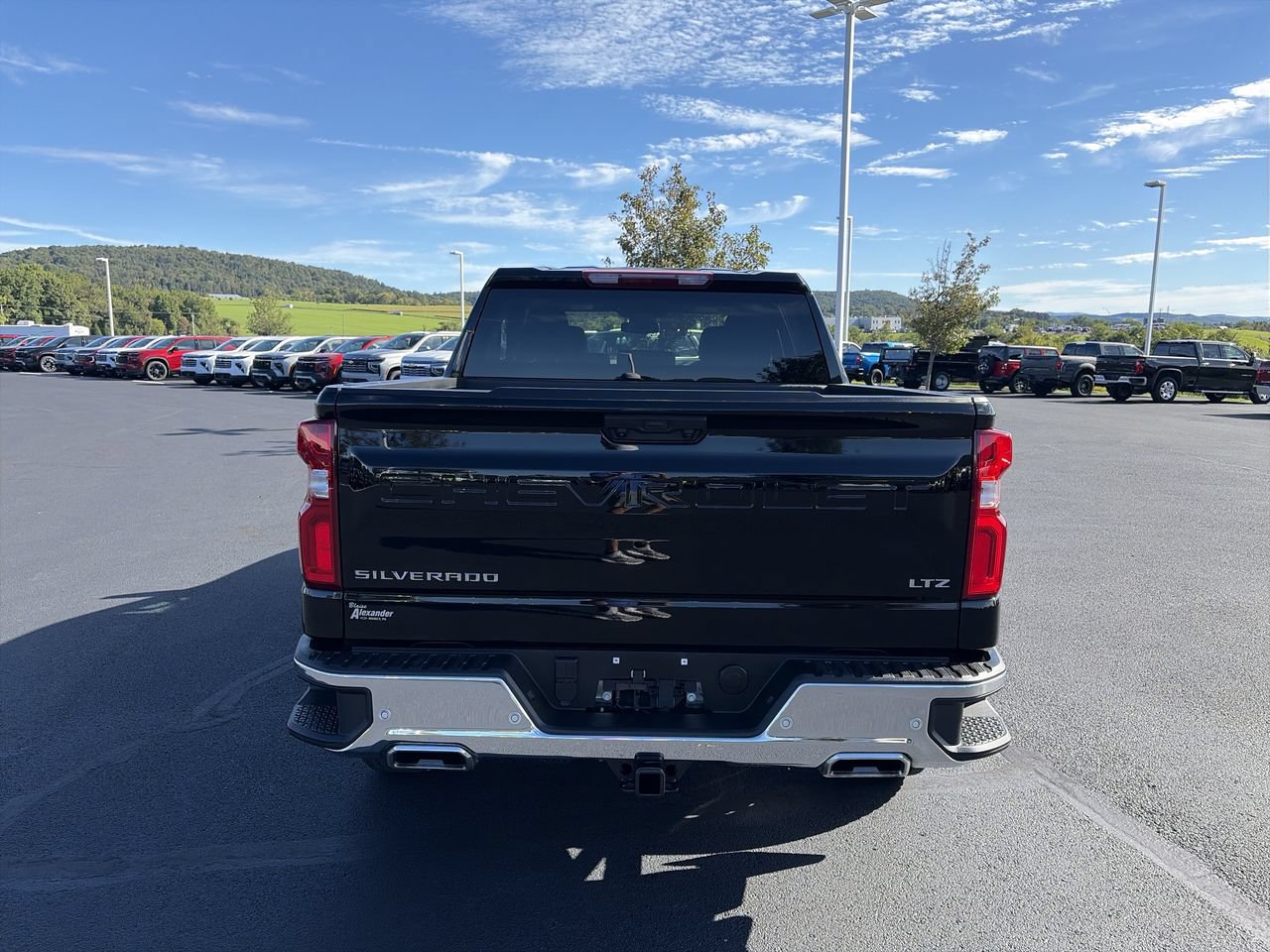 Used 2026 Chevrolet Silverado 1500 LTZ w/ Z71 Off-Road Package AWD/4WD image 6
