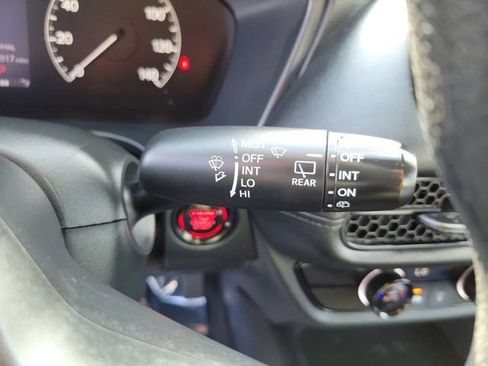 Used 2023 Honda HR-V LX image 24