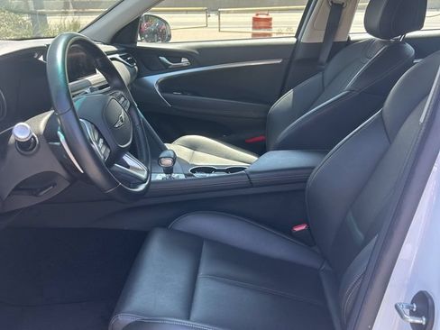 Used 2025 Genesis G70 2.5T RWD image 8