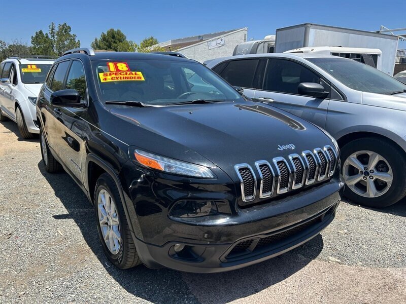 Used 2018 Jeep Cherokee Latitude Plus FWD image 37