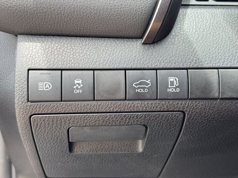 Used 2021 Toyota Camry SE FWD image 29
