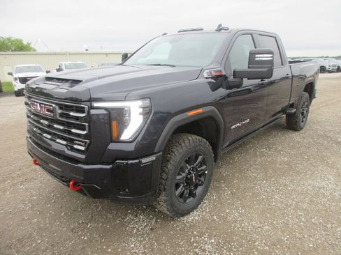 New 2026 GMC Sierra 2500 AT4 w/ AT4 Premium Plus Package AWD/4WD image 11