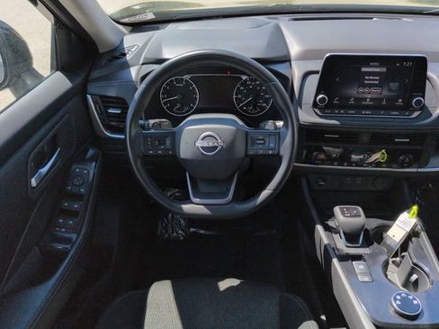 Used 2025 Nissan Rogue SV image 19