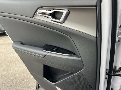 Used 2023 Kia Sportage EX image 19