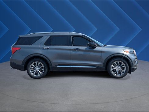Used 2022 Ford Explorer Limited RWD image 2
