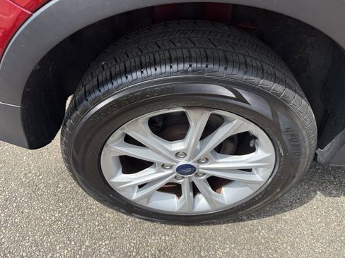 Used 2018 Ford Escape SEL image 18