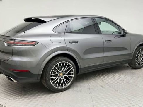 Used 2020 Porsche Cayenne Base image 2