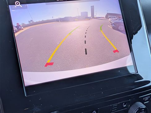 Used 2024 Jeep Grand Cherokee L Laredo image 19