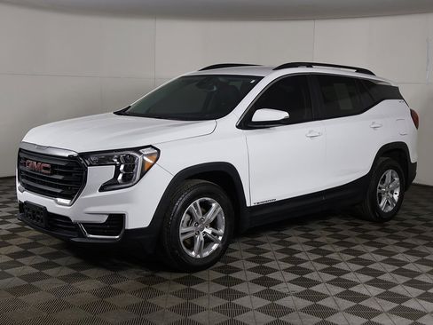 Used 2022 GMC Terrain SLE w/ Driver Convenience Package image 7