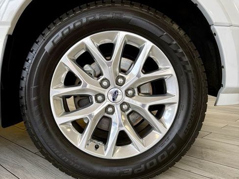 Used 2017 Ford Expedition Limited RWD image 19