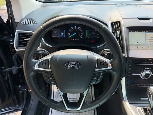 Used 2018 Ford Edge Titanium w/ Equipment Group 301A AWD/4WD image 12