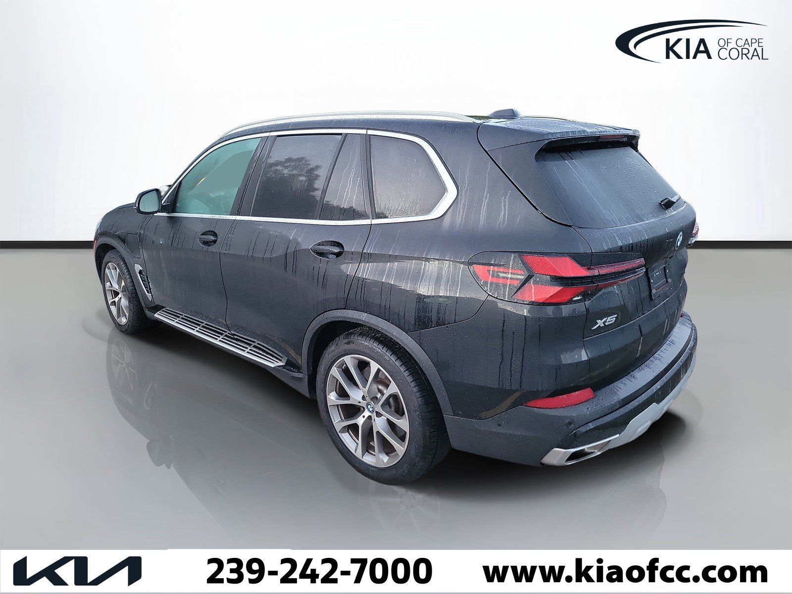 Used 2025 BMW X5 xDrive50e AWD/4WD image 4