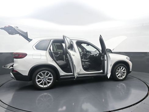 Used 2020 BMW X5 xDrive40i w/ Convenience Package image 44