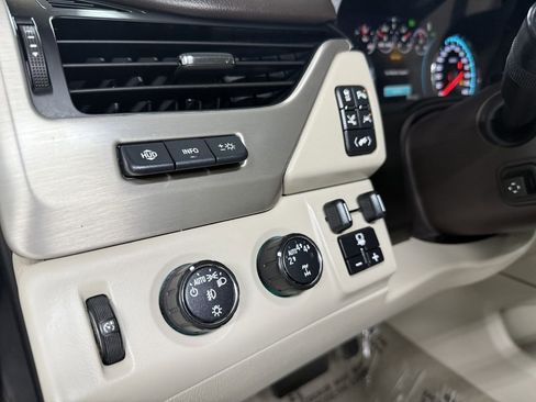 Used 2019 GMC Yukon XL Denali w/ Denali Ultimate Package image 12